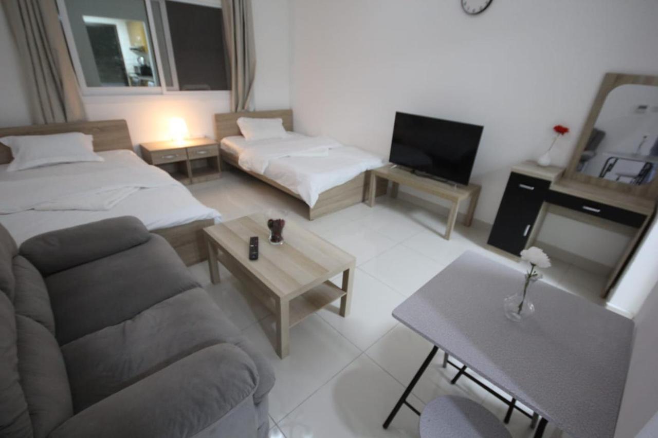 Budget Rental Studio Apartments In Dubai Exterior foto