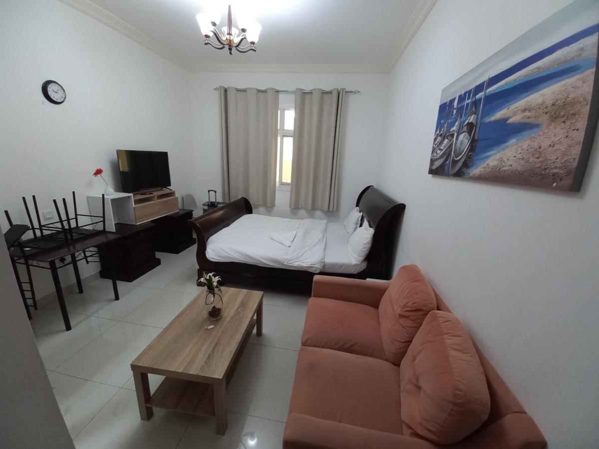 Budget Rental Studio Apartments In Dubai Exterior foto